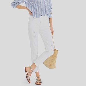 POINT SUR J. Crew High Rise Slim Boy Distressed White Jean, size 28